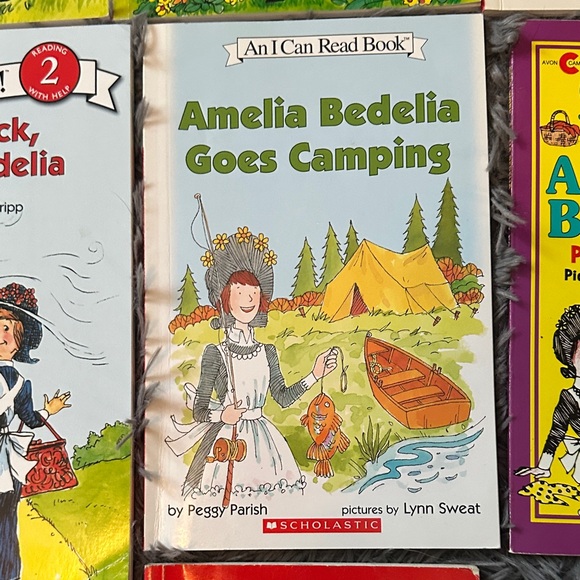 Amelia Bedelia Book Set for Kids - Picture 9 of 11